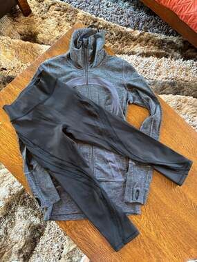 Lululemon Women's Yoga Set: Stride Jacket & Black Inspire Leggings /Size 4